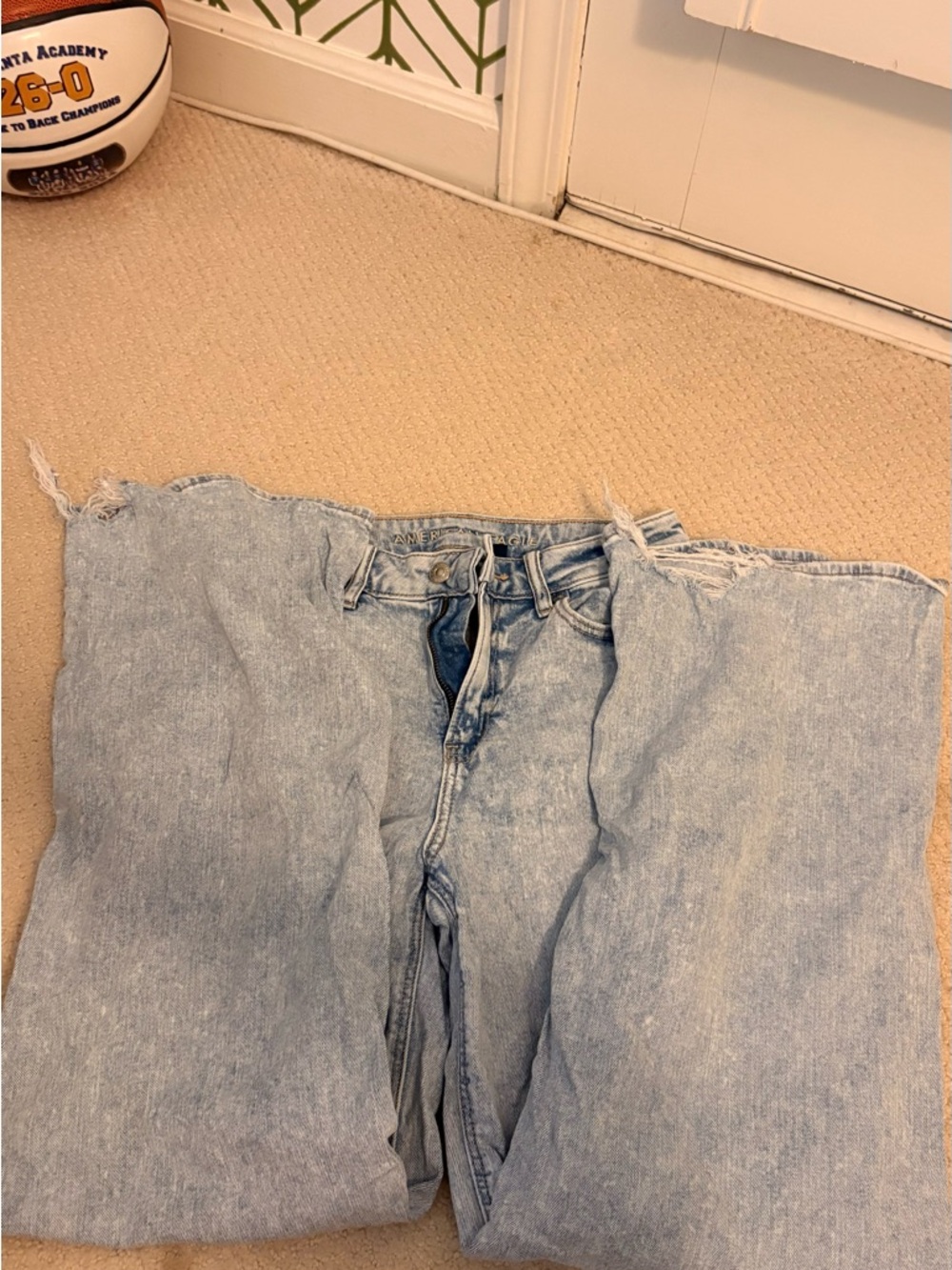 American Eagle Light Wash super High-rise baggy wide leg Denim Jeans